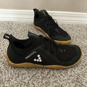 Vivobarefoot Primus trail/firm ground women’s size 9